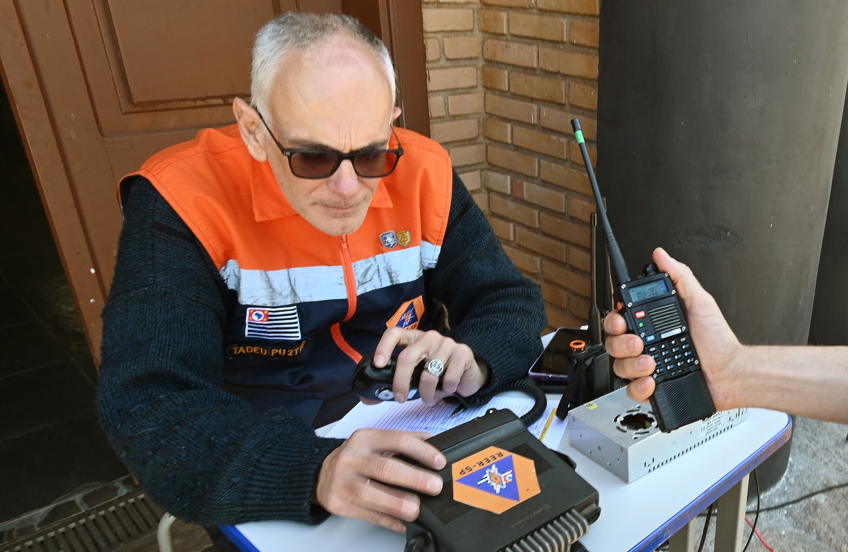 Carlos Bassan Simulados mobilizam e integram radioamadores ao sistema de emergência