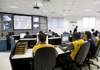 Funcionários da Emdec no monitoramento do trânsito