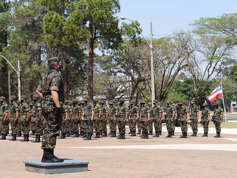 Cerimônia ocorreu no pátio de formaturas