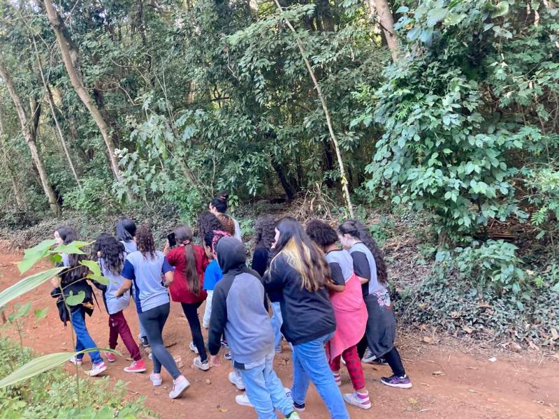 Apresentar a Mata de Santa Genebra aos visitantes é um dos papéis dos voluntários