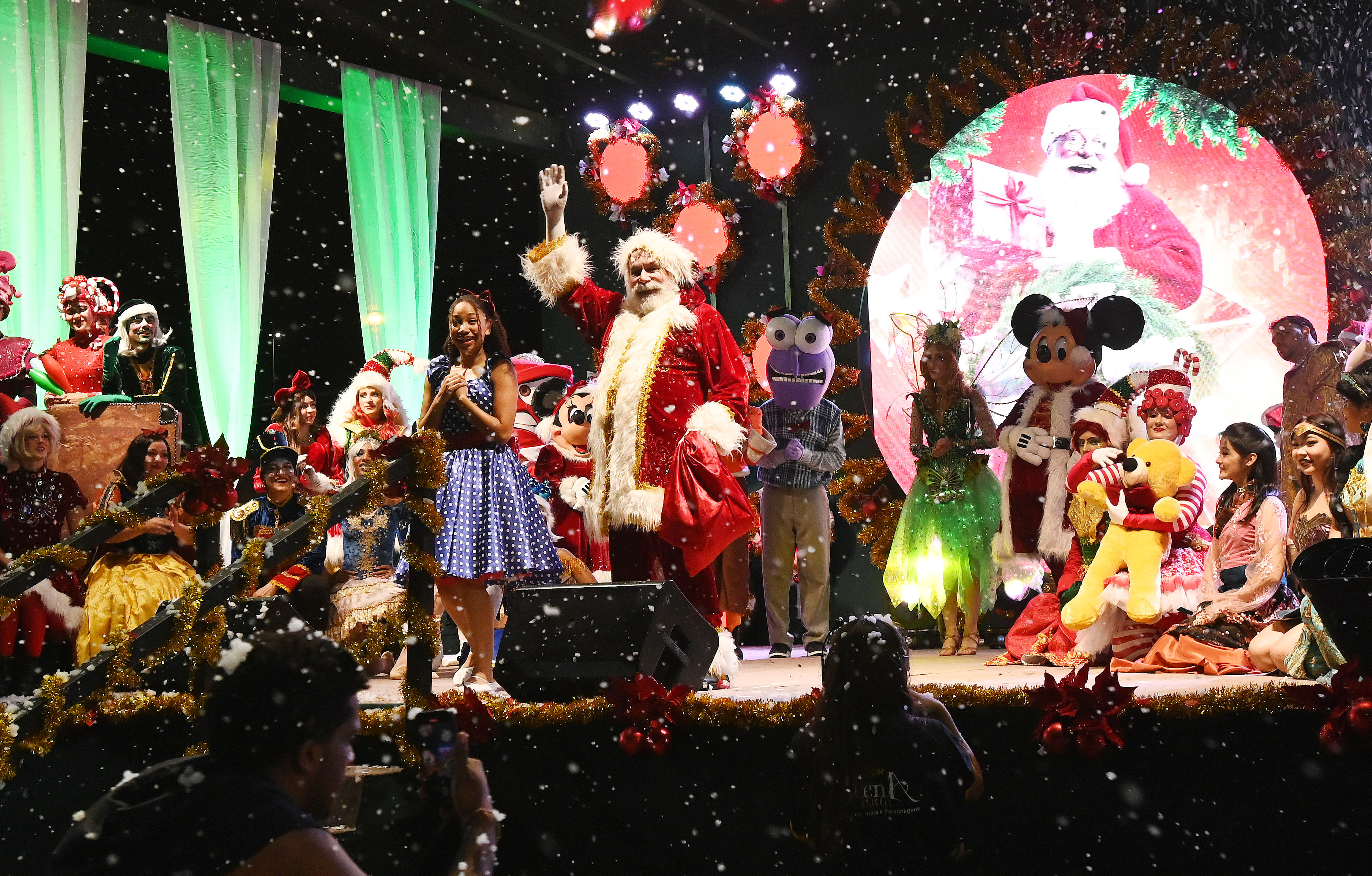 Papai Noel foi a grande atração da noite