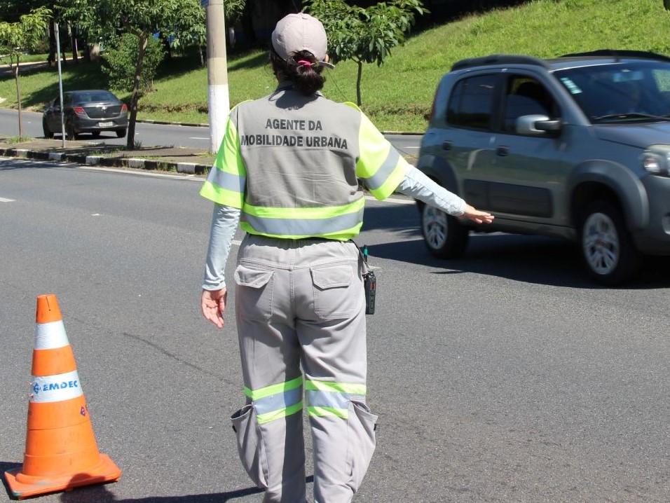 Agentes da Emdec vão fechar o trecho das 8h30 às 16h