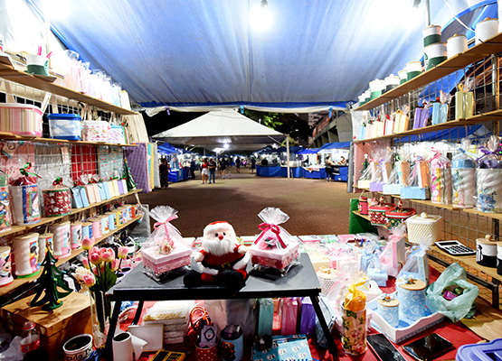 Tradicional feira tem lembrancinhas e presentes artesanais para o Natal