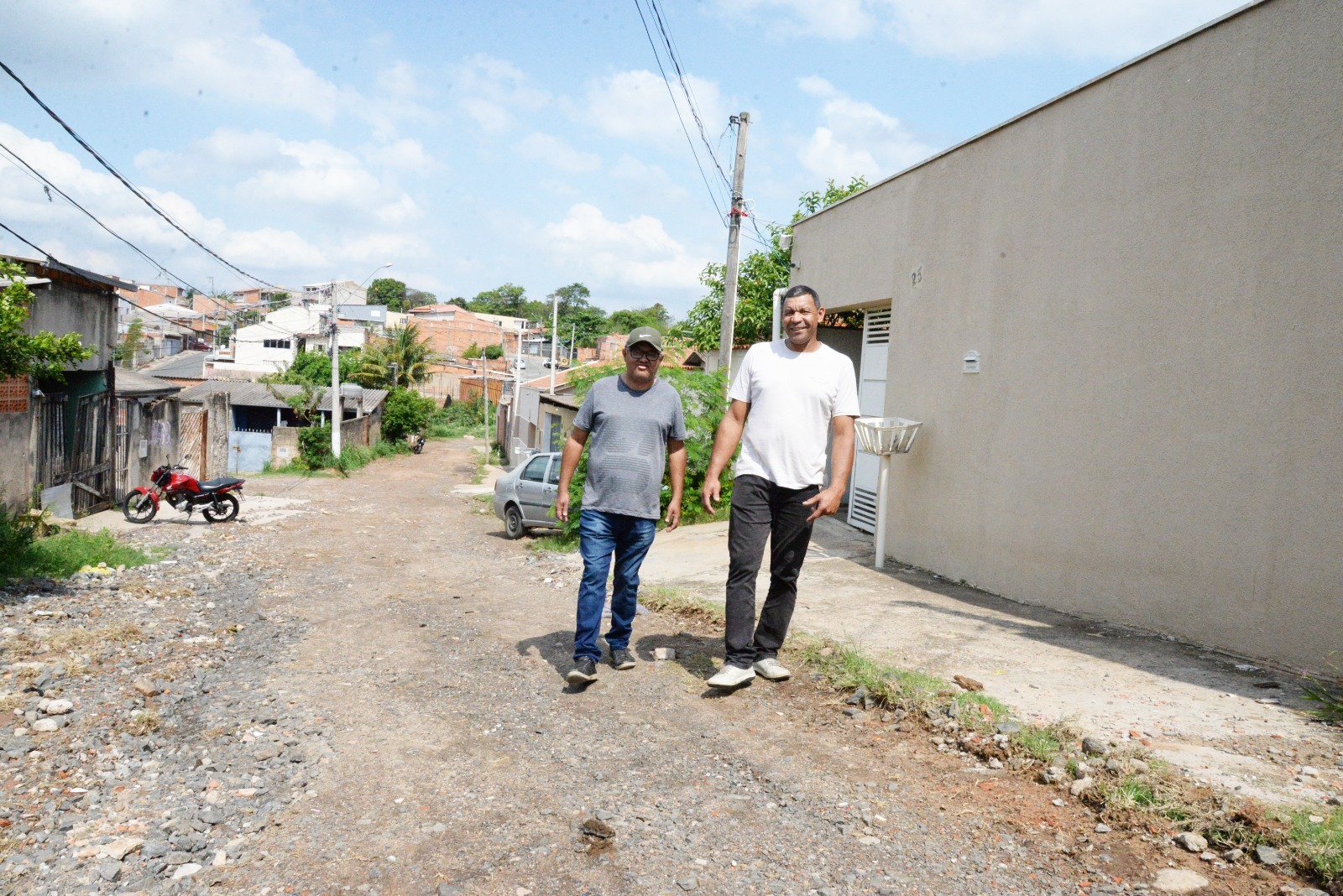  Admilson Sousa (de boné) se desdobrou na luta pela conquista da regularização para o bairro