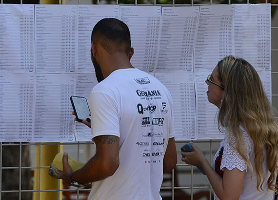 Na tabela publicada nesta quinta-feira estão todos os candidatos e, com destaque, os que tiveram alguma alteração na classificação