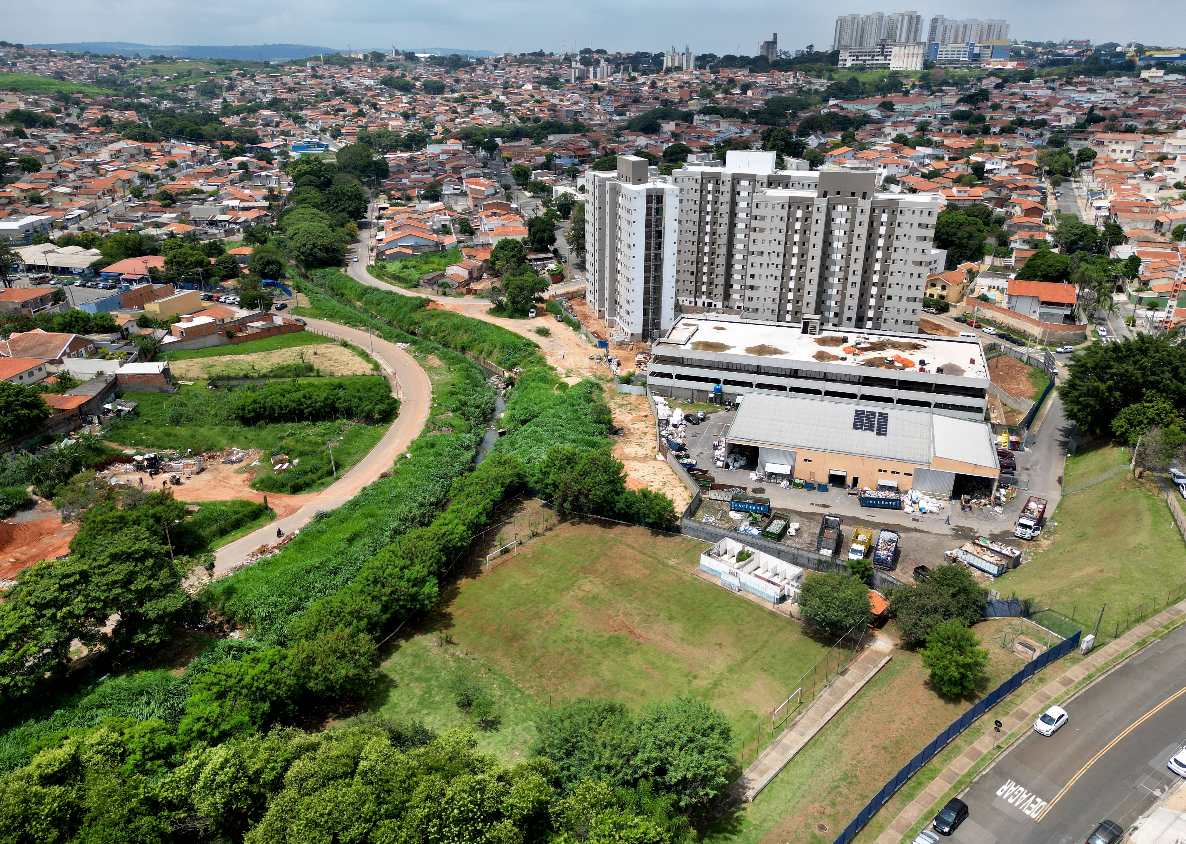  Região do Córrego Proença (foto) é uma das 6 que estão sendo licitadas para projeto básico de parque linear