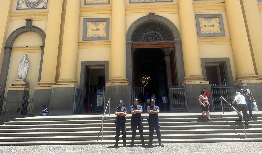 Agentes da Guarda Municipal estão patrulhando o Centro da cidade