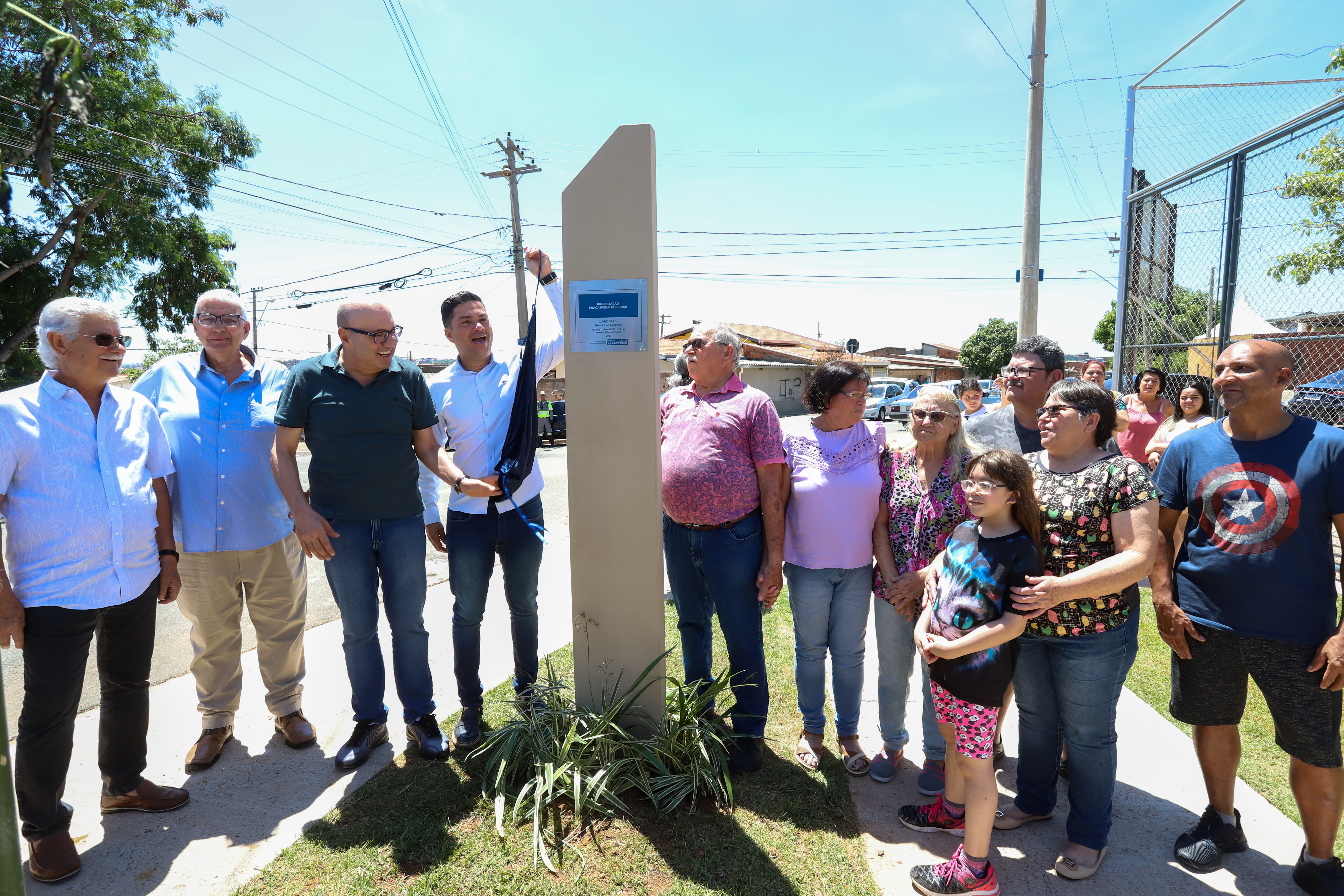 Descerramento da placa de inauguração