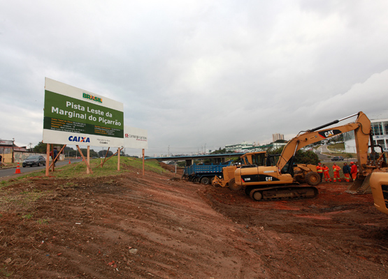 Obras na região do Picarrão próximo Av.Amoreiras