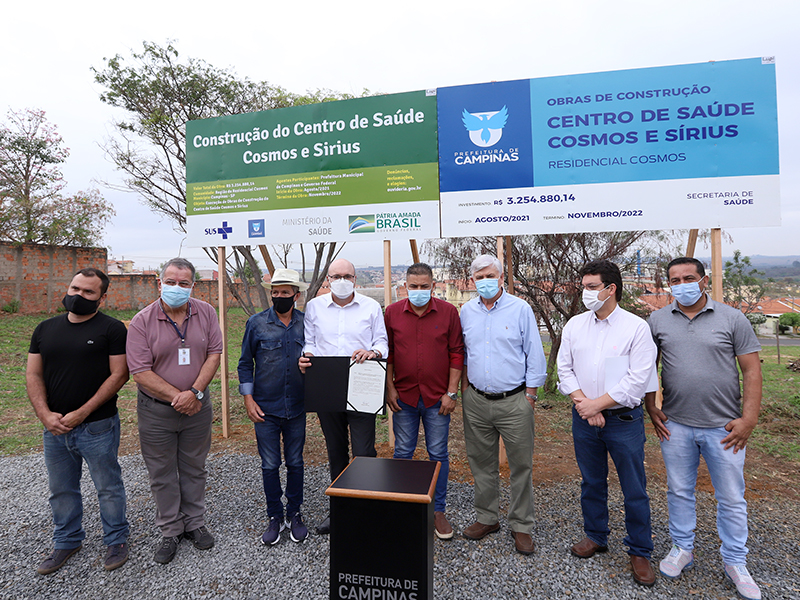 Cerimônia ocorreu no terreno onde a unidade será construída