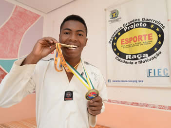 Allisson Mariano e sua medalha de ouro