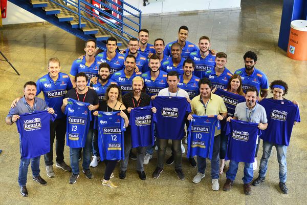 Funcionários da empresa participaram de sorteio e ganharam camisetas do time
