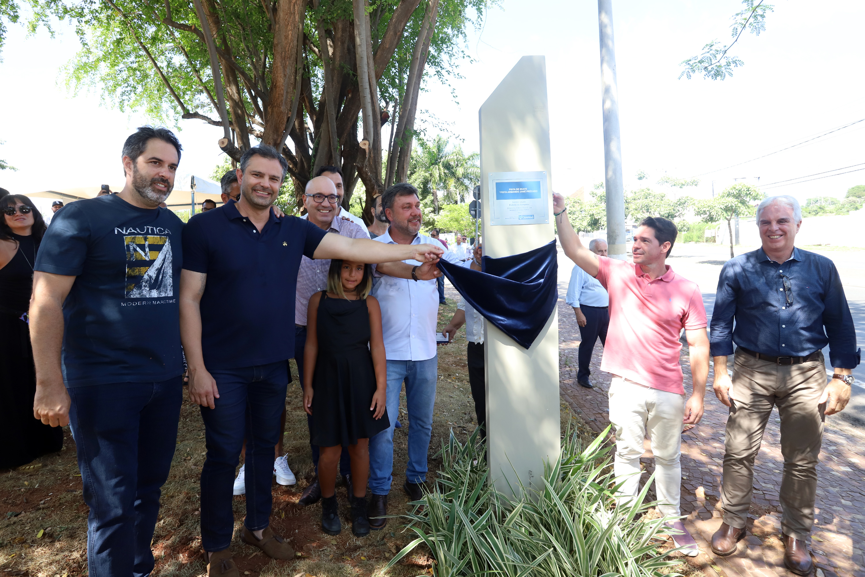 Descerramento da placa de inauguração