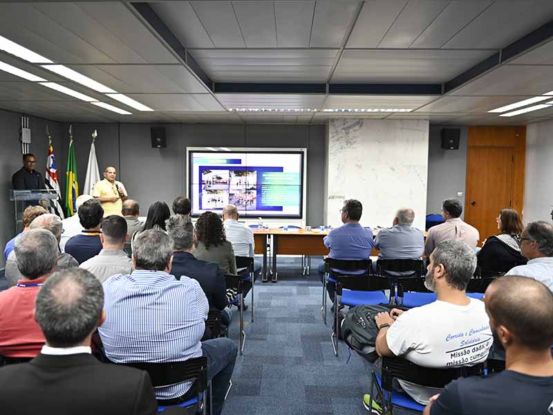 Lançamento foi na Sala Azul do Paço