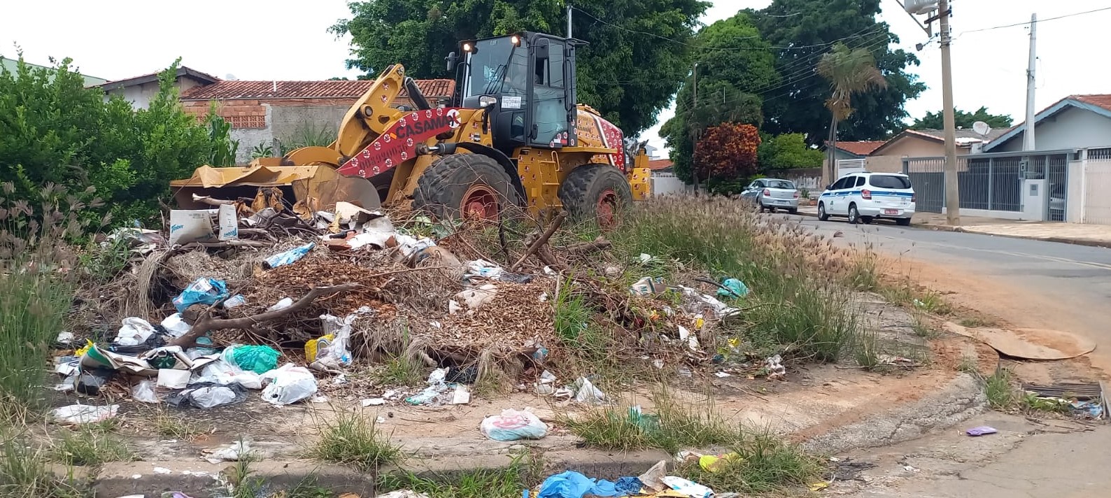 Foram necessárias 97 viagens de caminhão para levar material coletado