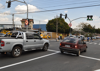 Cruzamento na cidade