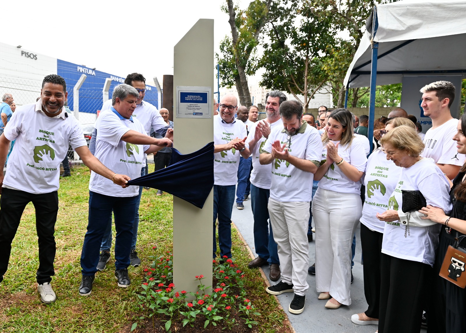 Prefeito Dário Saadi em evento de reurbanização do Bosque dos Artistas Jacó Bittar