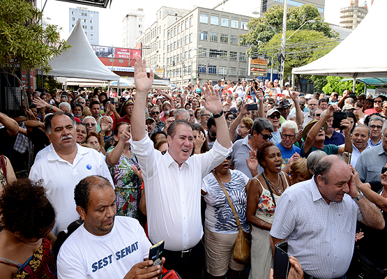 Prefeito participa da festa em comemoração aos 110 anos do Mercadão