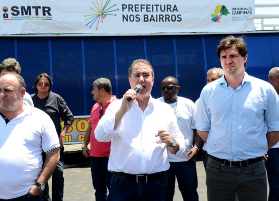 Prefeito e vice saudaram os presentes