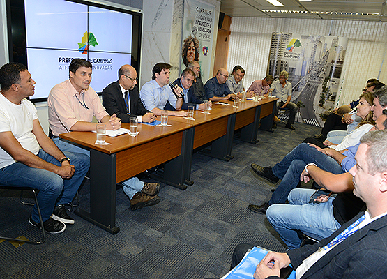 Para o vice-prefeito Henrique Magalhães Teixeira, asfalto é uma das principais obras para cidade