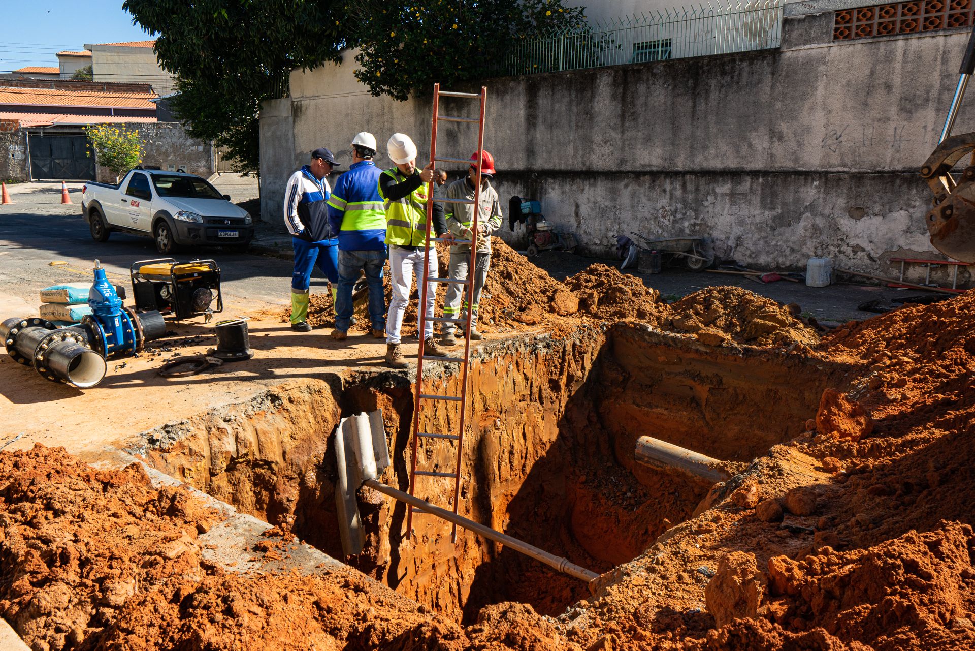 Companhia realiza serviços nas redes da Vila Palmeiras