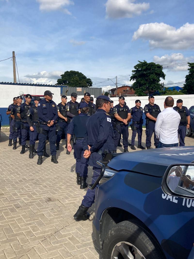 Equipe seguiu nesta sexta-feira, em oito viaturas.