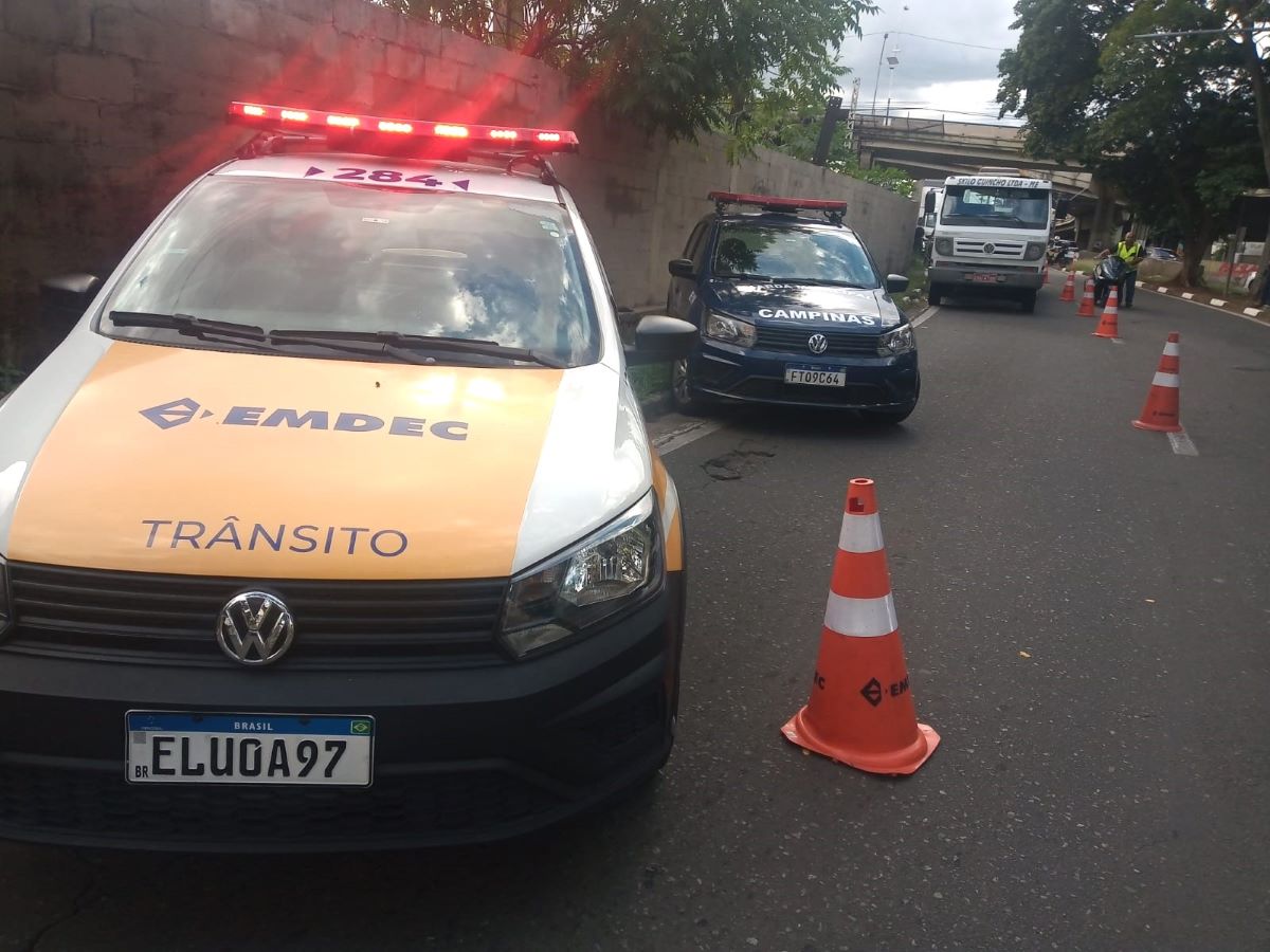 Blitz na avenida Prefeito José Nicolau Ludgero Maselli