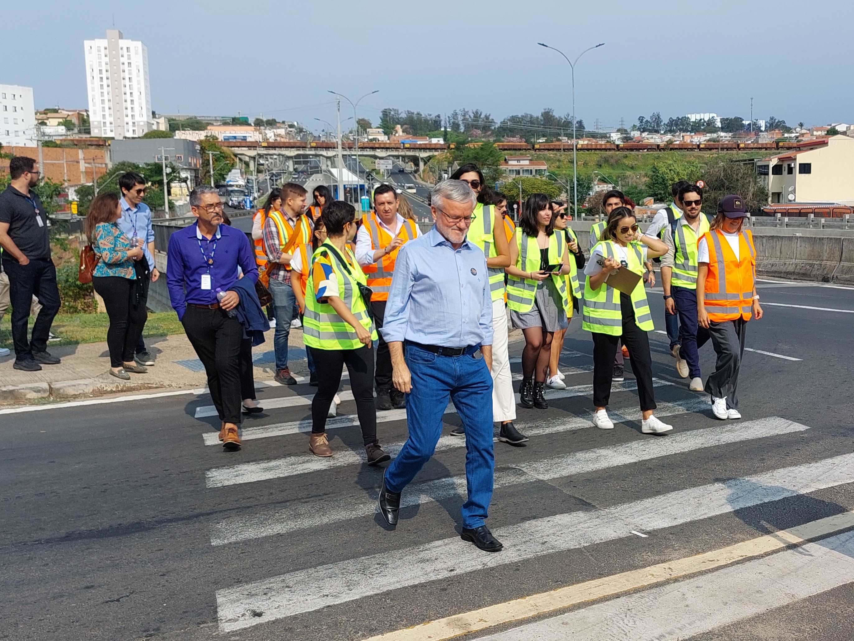 Visita passou por estações do BRT