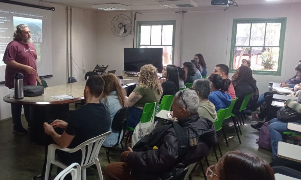 Curso foca a formação de interlocutores de Educação Ambiental para mediar implementação de projetos temáticos nas Unidades Escolares