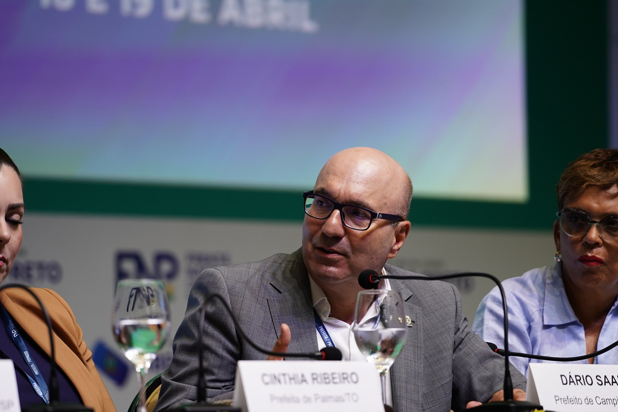 O prefeito, Dário Saadi, durante reunião em Ribeirão Preto com ministra da Saúde