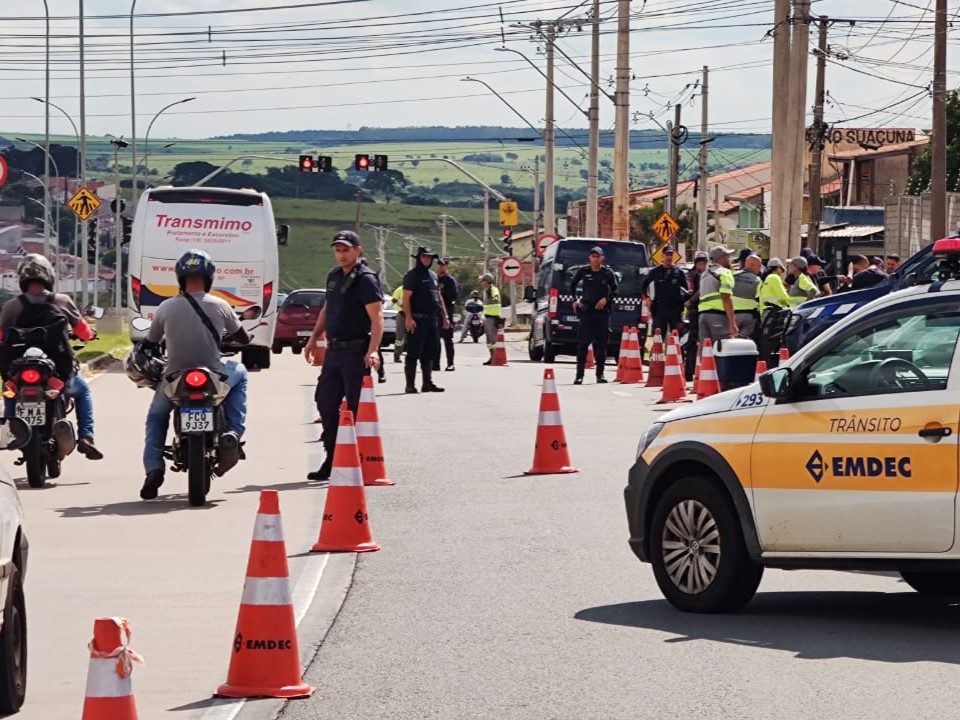 Blitz na av. Camucim resultou em 61 autuações 