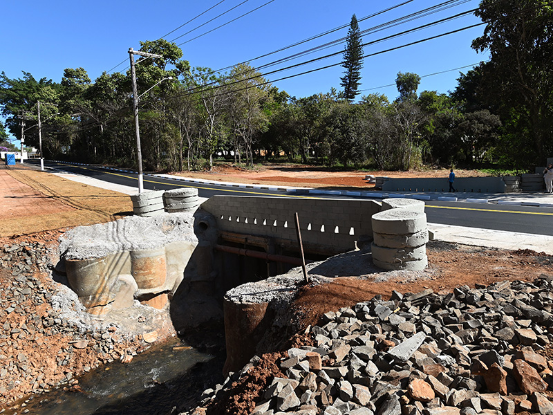 Ponte liga a estrada da Rhodia ao bairro Chácara Santa Margarida