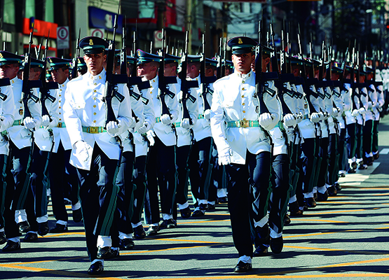 Desfile deste ano também terá representantes do Exército e das escolas da cidade