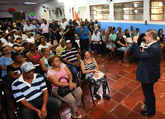 Prefeito destacou alegria em ajudar na luta pela moradia 