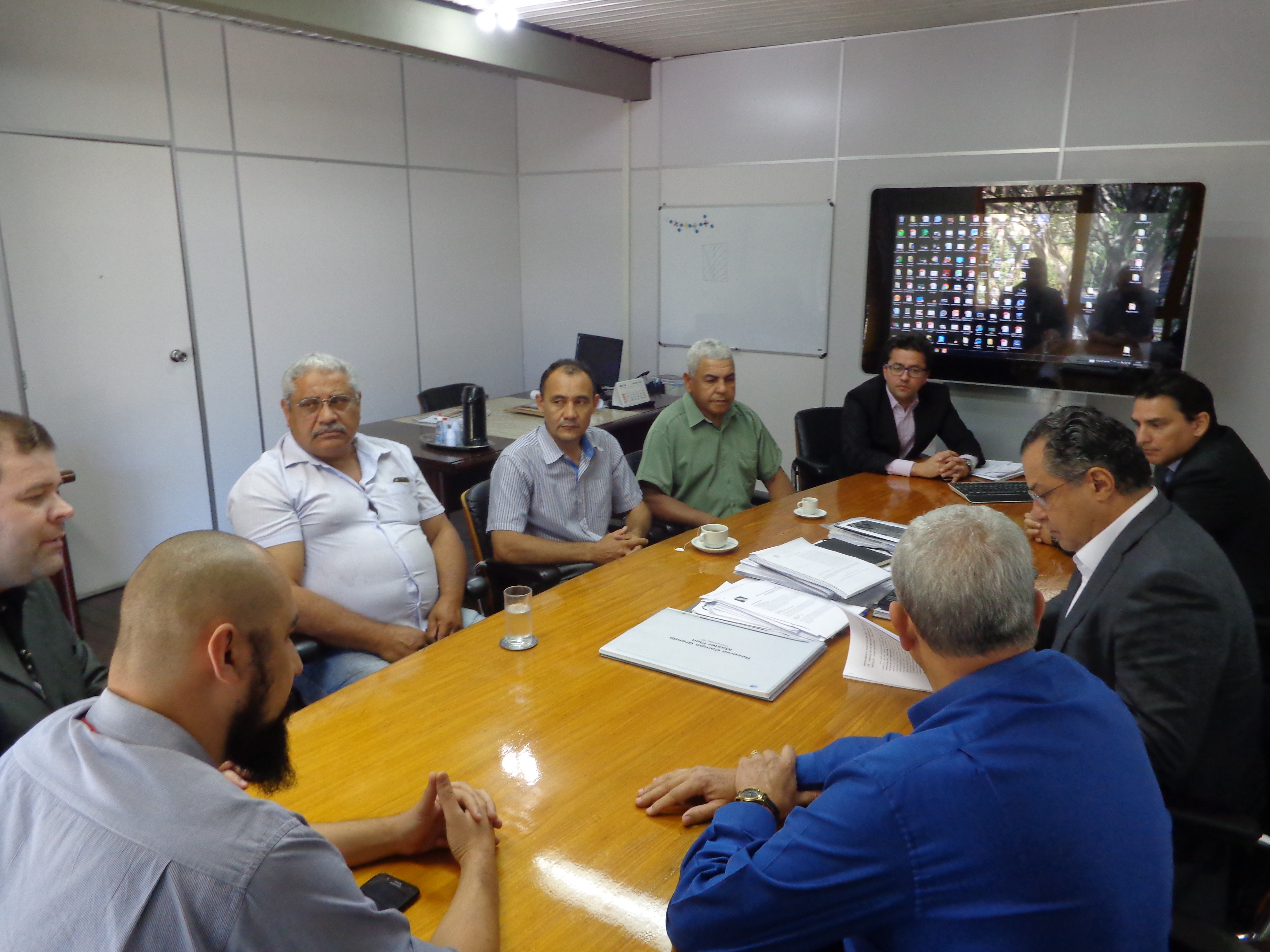 Reunião entre representantes da Cohab e Associação de Moradores