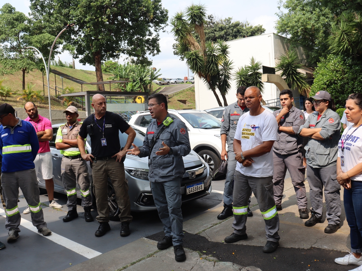 Cerca de 20 brigadistas participaram da ação 