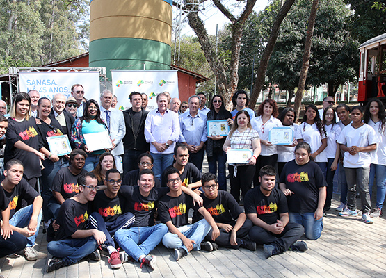 Nove entidades participaram da criação da obra