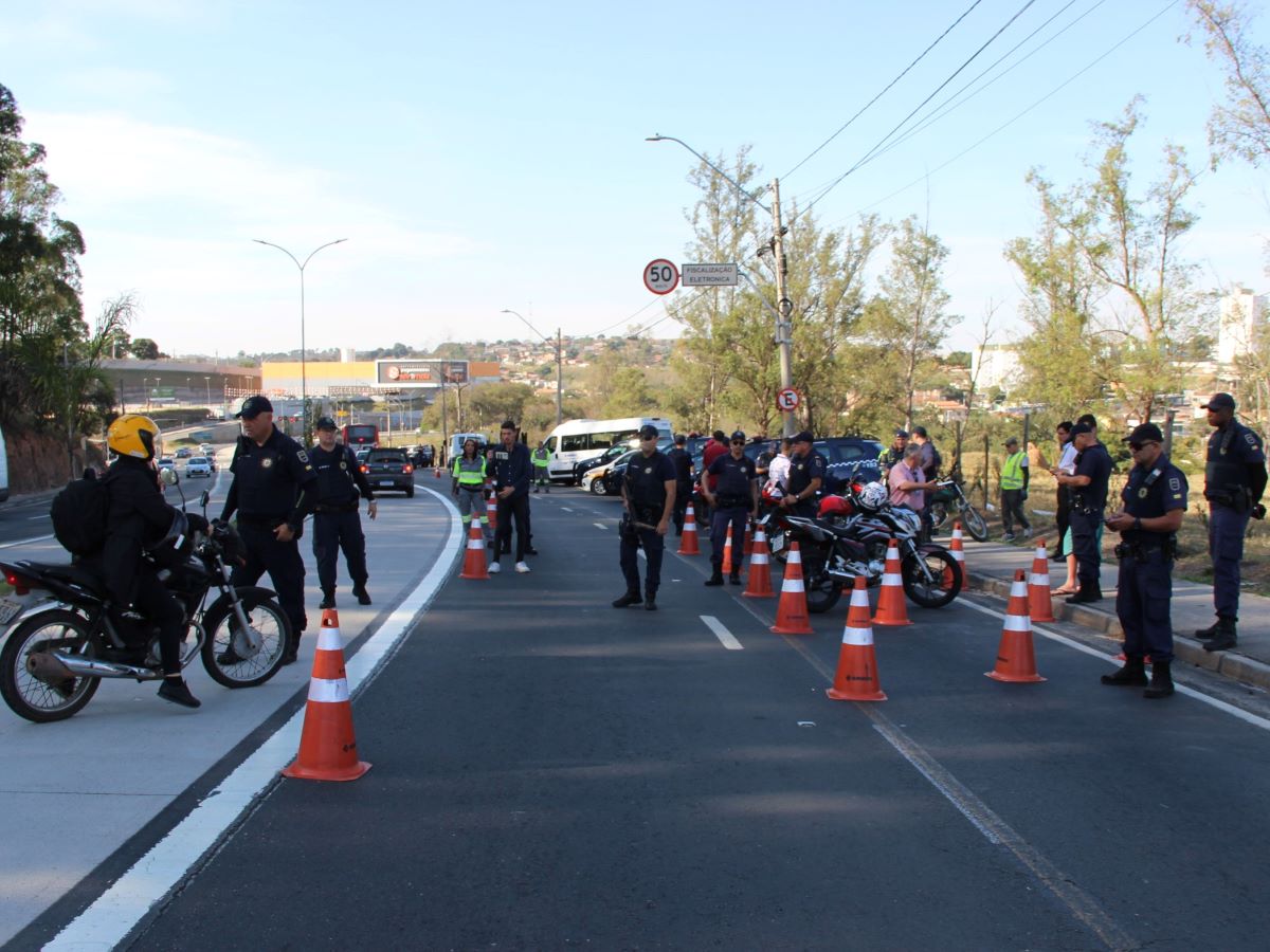 Ação ocorreu na tarde desta terça, 1º de agosto, no sentido Centro da avenida John Boyd Dunlop (JBD), na altura da rua Achiles Bertoldi