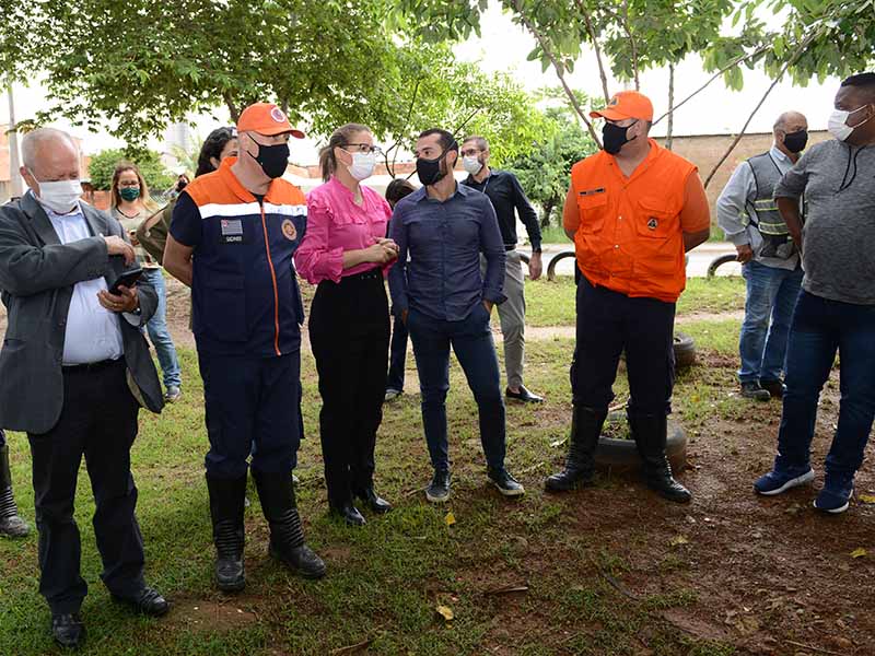 Equipes da Cohab, Defesa Civil e Assistência percorreram locais afetados pelas chuvas