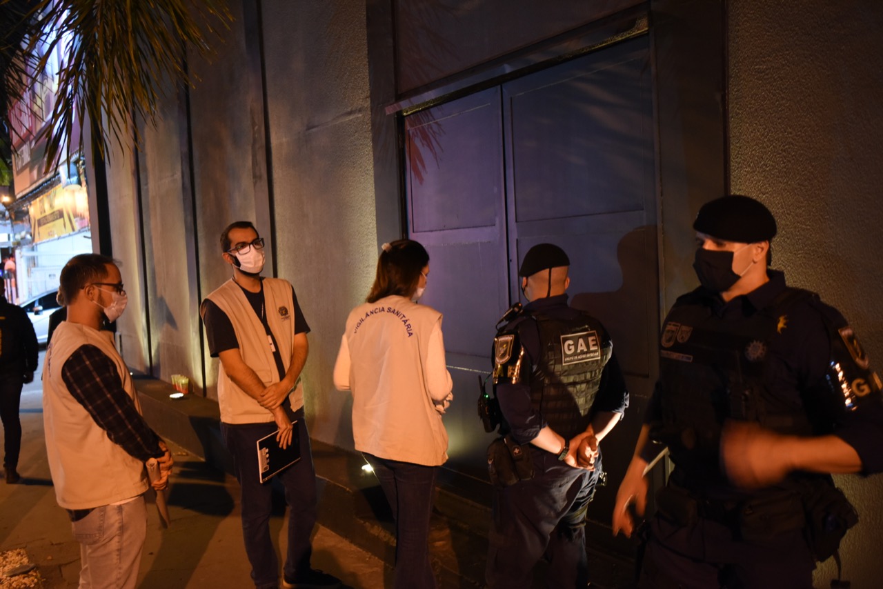 Fiscais da Devisa, Seplurb e GM: fiscalização