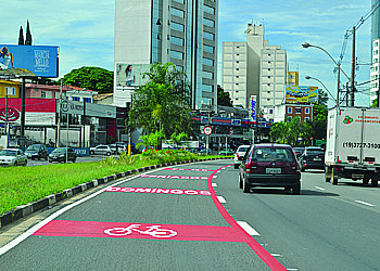 Ciclofaixa em trecho da avenida José de Souza Campos