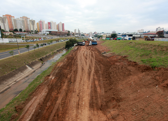 Visão geral da região da obra acima a ponta da Av.Amoreiras