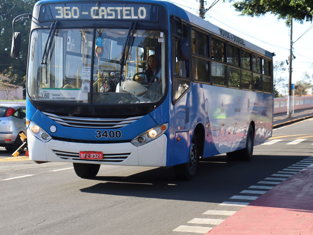 Em dias úteis do mês de julho, a Linha 360 transportou mais de 2 mil passageiros nos horários de pico