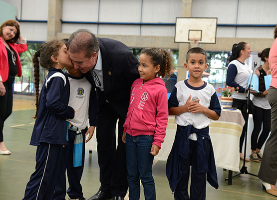 Prefeito teve recepção carinhosa na escola
