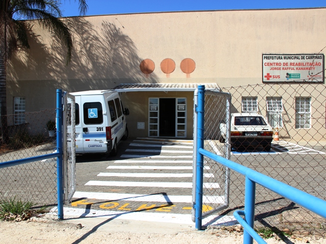 Acesso facilitado vai até a entrada do Centro