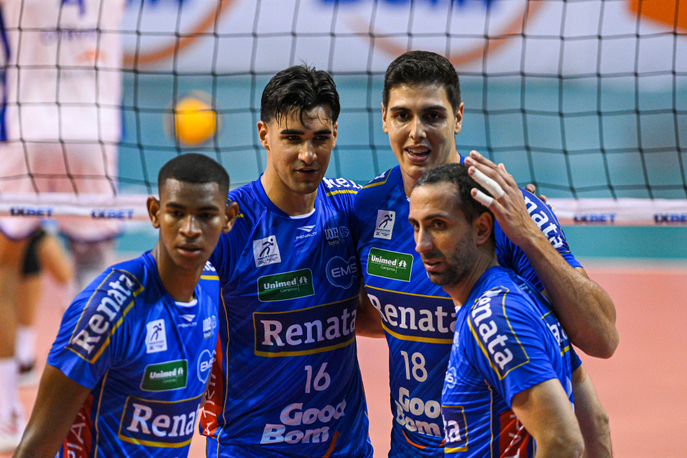 A equipe do Vôlei Renata bateu o Santo André e estreou com vitória em casa 