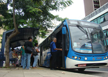 Com o Passe Lazer os usuários pagam a metade da passagem com o Bilhete Único Comum ou com dinheiro