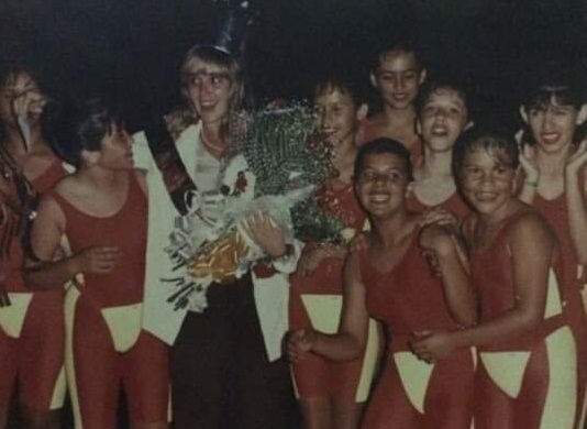 Em 1989, com grupo de dança de praça de esportes