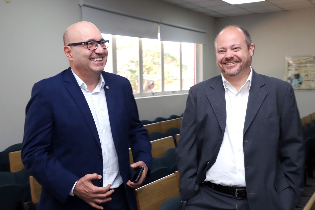 O prefeito Dário Saadi e Rodrigo Sabbatini, diretor acadêmico da Facamp: processo de exportação de forma planejada e segura