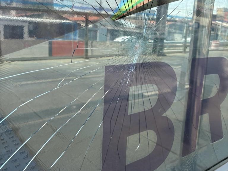 Vandalismo em estação do BRT na Vila Pompeia: o cidadão é quem perde